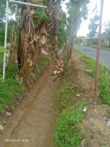 Pekerjaan Drainase Di Pinggir Jalan Nasional Diduga Asal – Asalan