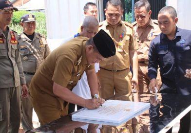 Pj. Bupati Lampung Utara Resmikan Bangsal Pasca Panen di Desa Ibul Jaya, Dorong Peningkatan Kesejahteraan Petani