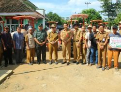 Bupati Lampung Utara Serahkan 15 Traktor untuk Dukung Swasembada Pangan