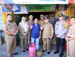 *Jelang Hari Raya Idul Fitri, Polres Lampung Barat Bersama Forkopimda Cek Harga dan Ketersediaan Sembako di Pasar*