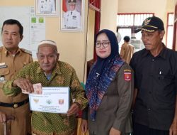 Pekon tebak pering Kecamatan sukau Salurkan BLT dan bentuk koprasi merah putih .