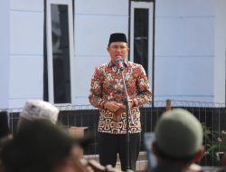 Letakkan Batu Pertama Pembangunan Masjid, Bupati Parosil: Masjid Bukan Hanya Tempat Salat