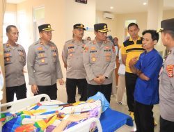 Bentuk Peduli, Kapolres Lampung Utara Tinjau Langsung Warga Korban Keracunan Makanan