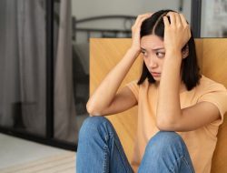 Apa itu Negative Self-Talk dan Mengapa Sering Dialami oleh Wanita?