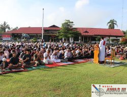 Polres Lampung Barat Laksanakan Shalat Hari Raya Idul Adha 1446 H di Lapangan Mapolres Bersama Warga
