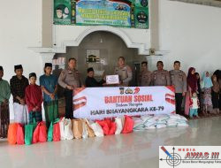 Polres Lampung Barat salurkan Bantuan Sosial ke Pondok Pesantren Al-Falah Dalam Rangka Hari Bhayangkara ke-79