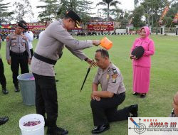 27 Personel Polres Lampung Barat Menerima Kenaikan Pangkat.