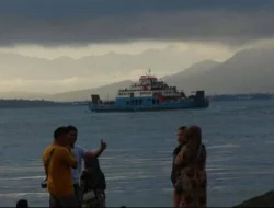 Pencarian Korban Kapal Tenggelam di Selat Bali, Basarnas Kerahkan 3 Helikopter