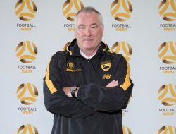 Blak-blakan! Ian Ferguson Serius Melatih Tim Sepak Bola West Australia Menghadapi Persebaya Surabaya