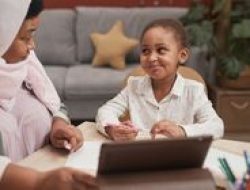 Kunci Jawaban PAI Kelas 8 Halaman 23: Latihan Bab 1