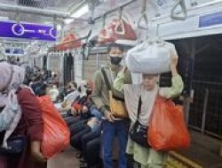 Kereta Petani-Pedagang: Wujud Kepedulian PT Kereta Api Indonesia