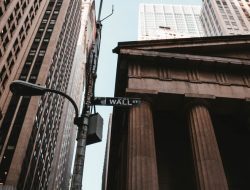 Wall Street Melemah, Investor Tidak Percaya Pada Kekuatan AI