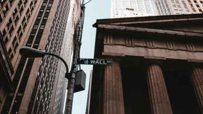 Wall Street Melemah, Investor Tidak Percaya Pada Kekuatan AI