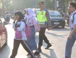 Kapolres Tegal Kota Turun ke Jalan Bantu Pengemudi dan Atur Lalu Lintas