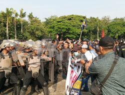 Simulasi Pengamanan Aksi Antisipasi Kaos oleh Polrestabes Bandung