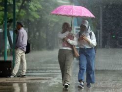 Musim Hujan 2025 Surabaya: Lebih Awal atau Normal? Ini Prediksi BMKG