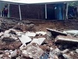 Tasikmalaya Diguyur Cuaca Ekstrem, Banjir dan Pohon Tumbang Melanda