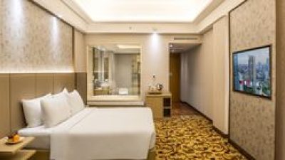 Menginap Mewah di Kota Pahlawan, Wyndham Surabaya Tawarkan Grand Deluxe dengan Nuansa Urban Glamour