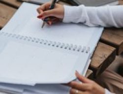 Kunci Jawaban Bahasa Indonesia Kelas 9 Halaman 46, Kegiatan 7 Infografik