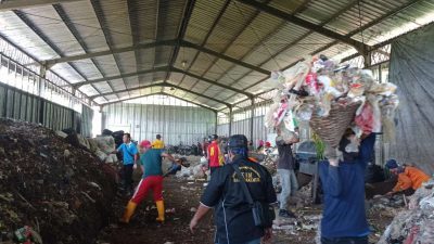 Sampah Menumpuk di 3 Kecamatan Banyumas, TPST Sumpiuh Terancam Gangguan Atap Bocor