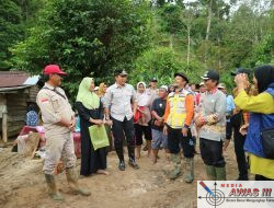 Prihatin dengan Warga Terdampak Banjir, Parosil Tinjau Lokasi Banjir Sembari Salurkan Bantuan.