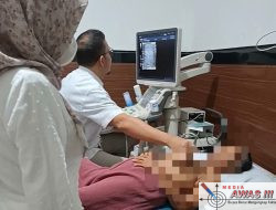 Sekkel Lateng Dampingi Warga Lansia yang Terdiagnosa Tumor Ganas