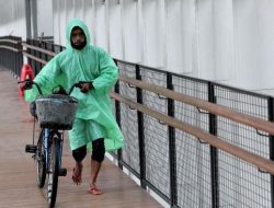 Cuaca Jakarta Hari Ini: 3 Wilayah Siap Hujan Serentak