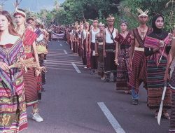 Ribuan Peserta Hiasi Karnaval Budaya Festival Lamaholot 2025 di Lembata