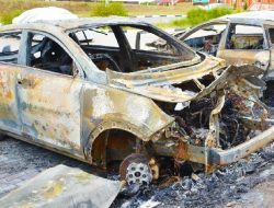 Mobil Jurnalis Investigasi Italia Dipecahkan Bom