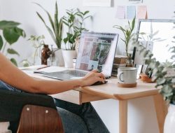 6 Cara Mulai Bisnis Baju Kustom, Siap Berkreasi?