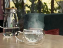 8 Manfaat Air Hangat untuk Kesehatan yang Harus Kamu Ketahui!