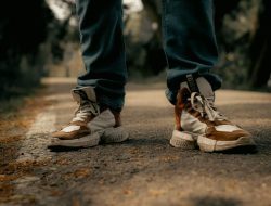 Mengapa Sepatu Lari Jadi Pilihan OOTD Pria Aktif dan Gaya?