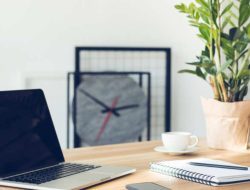 Letakkan 3 Benda Ini di Meja Kerja untuk Rezeki Lancar dan Karier Mudah