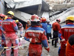 Basarnas Buru Waktu Emas Selamatkan Santri Al-Khoziny Sidoarjo