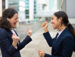 7 Tanda Orang Tidak Paham Suasana Sosial Sekitarnya