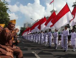 Bendera Merah Putih Sobek Saat Latihan Upacara HUT TNI