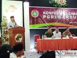 Ketua PGRI Tulungagung Buka Konfercab PGRI Bandung