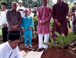 Pemakaman Holong Penuh Isak Tangis, Karyawan Freeport Meninggal Tersangkut di Tambang