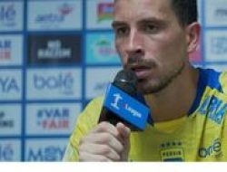 Thom Haye Bocorkan Rahasia Kemenangan Persib di Super League: Disiplin dan Kerja Sama Tim