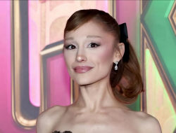 Ariana Grande Positif COVID-19 Saat Tur Wicked: Fans Khawatir!