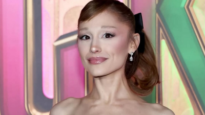 Ariana Grande Positif COVID-19 Saat Tur Wicked: Fans Khawatir!