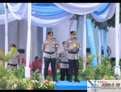 Diiringi Rintik Hujan, Irjen Helmy Santika Serahkan Pataka Polda Lampung “Wira Bhakti Ruwa Jurai”