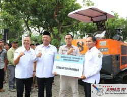 Penyerahan Bantuan Alsintan dan Benih Padi Kepada Gapoktan