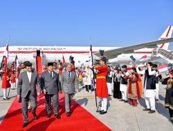 Setelah Menginap di Aceh, Prabowo Tiba di Pakistan Dijemput Presiden dan PM