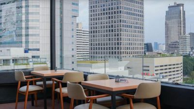 9 kafe rooftop terdekat Jakarta Pusat, spot nongkrong dengan pemandangan menakjubkan!