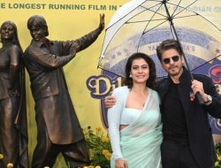 Shah Rukh Khan dan Kajol Rayakan 30 Tahun ‘Dilwale Dulhania Le Jayenge’ dengan Peresmian Patung di London