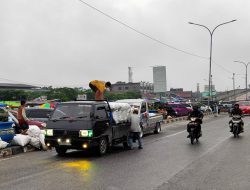 Pasar Pagi Arengka Ganggu Lalu Lintas Jalan Soekarno Hatta