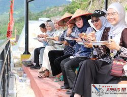 Sekda Lampung Barat Minta Warga Pertahankan Budaya Gulai Pepenyok Iwa Mujair. 