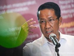 Menteri Hukum soal stiker pejabat di WhatsApp: Diperbolehkan, asalkan tak melanggar KUHP