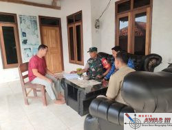 Babinsa Tlanakan Bersama Pemdes Panglegur Laksanakan Kegiatan Pembaruan Data